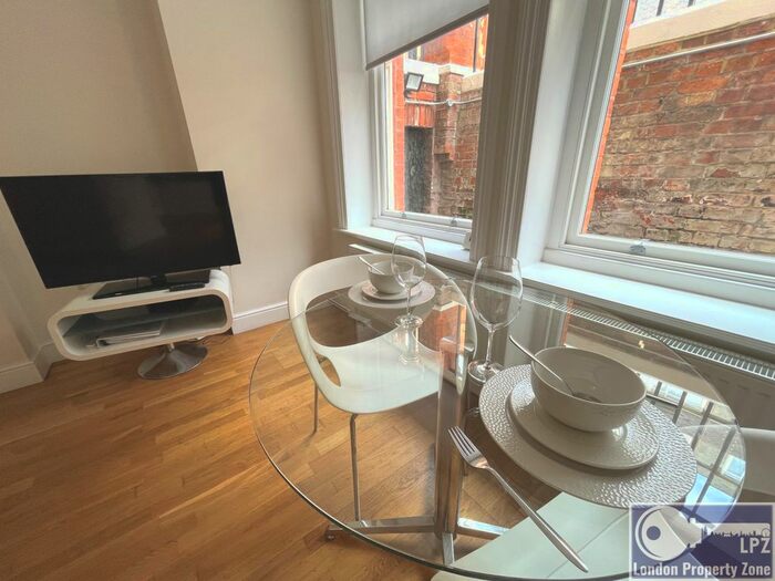 1 Bedroom Flat To Rent In Hamlet Gardens, Hammersmith, W6