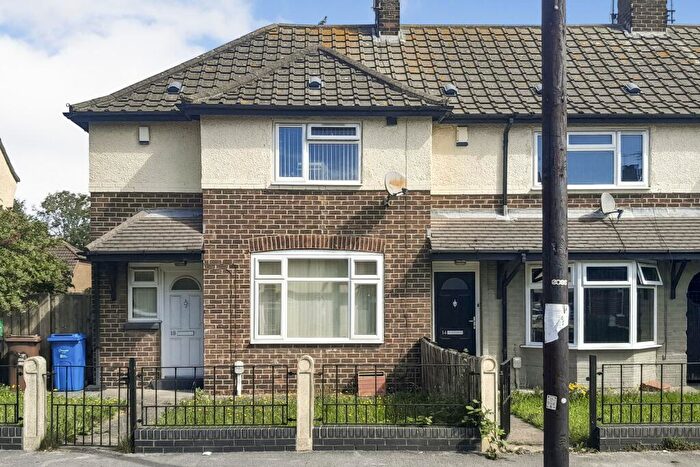 3 Bedroom End Of Terrace House For Sale In Endeavour Crescent, Hull, East Yorkshire, HU9