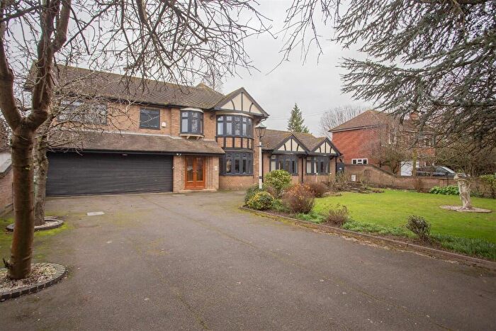 4 Bedroom Detached House For Sale In Broadway, Yaxley, PE7