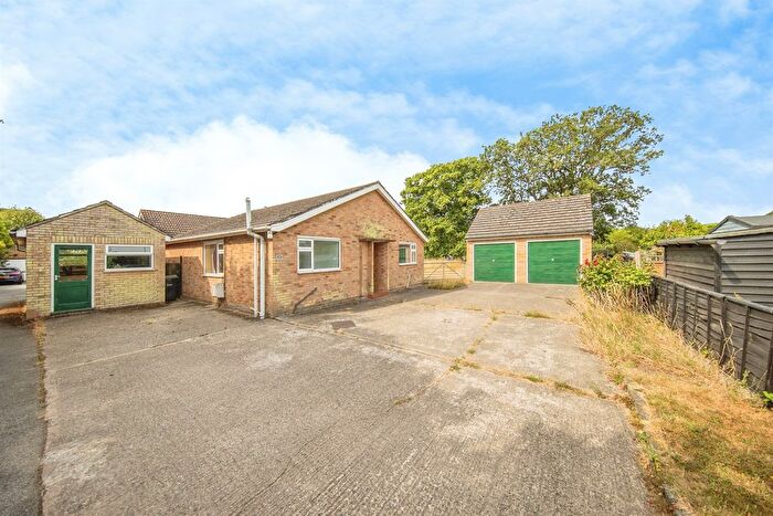 2 Bedroom Detached Bungalow For Sale In Mill Road, Mile End, Colchester, CO4