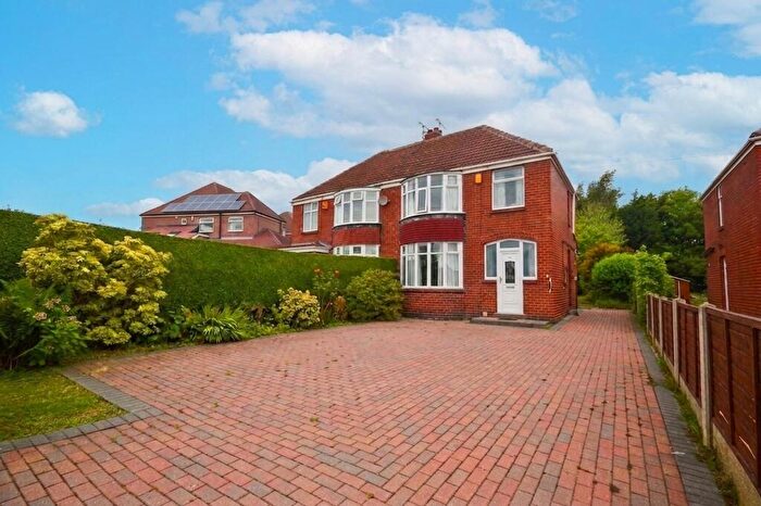 3 Bedroom Semi-Detached House For Sale In Renishaw Avenue, Rotherham, S60