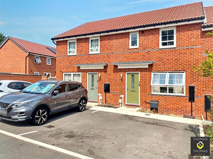 3 Bedroom Terraced House For Sale In New Orchard Avenue, Matson, GL4