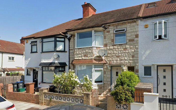 1 Bedroom Flat To Rent In Milton Road, Mitcham, Surrey, CR4