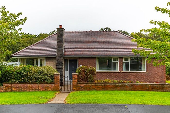 3 Bedroom Detached Bungalow For Sale In Glamis Drive, Chorley, PR7