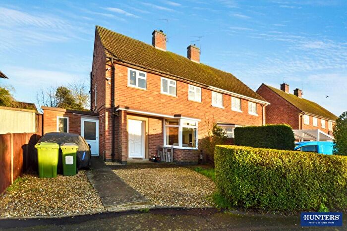 3 Bedroom Semi Detached House For Sale In Bassett Avenue, Countesthorpe, Leicester, LE8