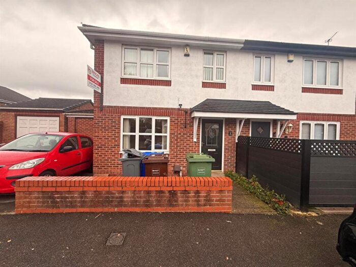 3 Bedroom Semi-Detached House To Rent In Leegate Drive, Manchester, M9