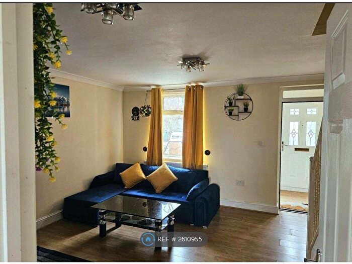 3 Bedroom Detached House To Rent In Shirley Close, Dartford, DA1