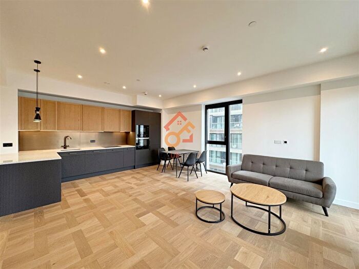 2 Bedroom Flat To Rent In Merino Gardens, London, E1W