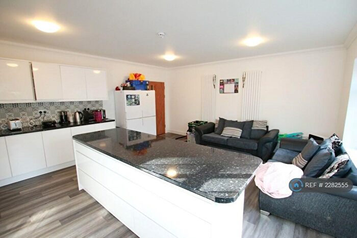 7 Bedroom Terraced House To Rent In Shinfield Road, Reading, RG2