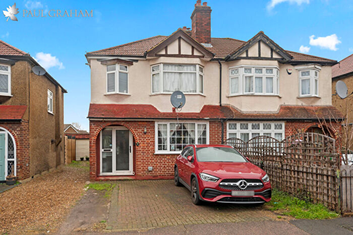 3 Bedroom Semi Detached House For Sale In Elmwood Close, Wallington, SM6