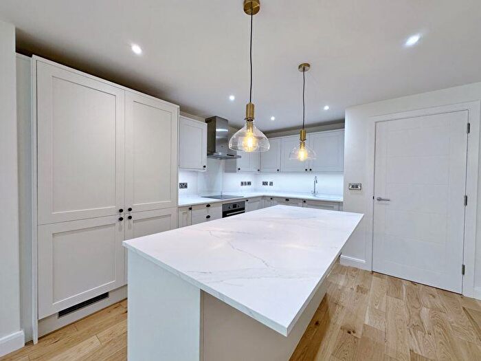 4 Bedroom Detached House For Sale In Skylark Gardens, Hooton Road, Cheshire, CH66