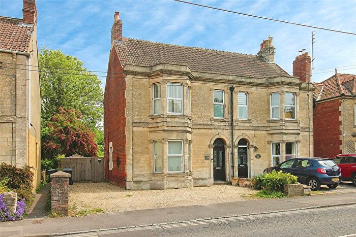 3 Bedroom Semi-Detached House For Sale In Bradley Road, Trowbridge, BA14