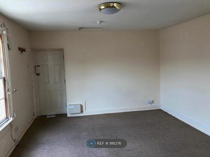 Studio To Rent In Canon Street, Taunton, TA1