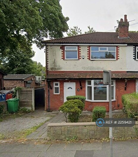 4 Bedroom Semi-Detached House To Rent In Edilom Road, Manchester, M8