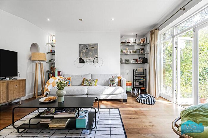 2 Bedroom Apartment For Sale In Acol Road, South Hampstead, London, NW6