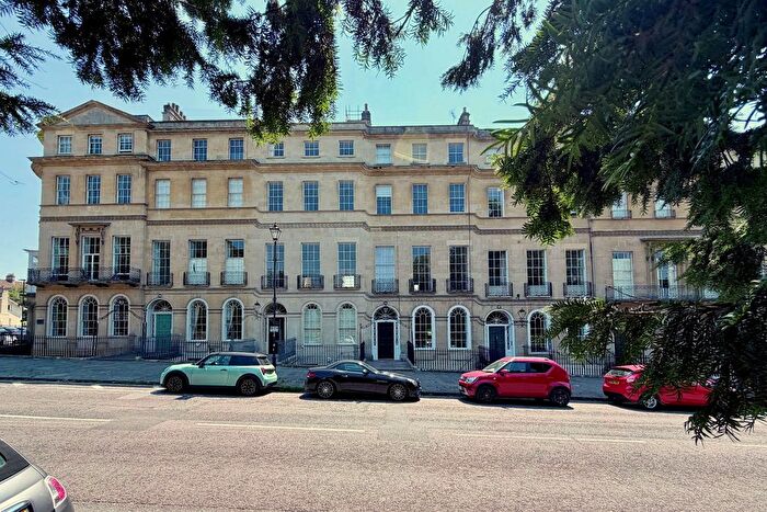 1 Bedroom Flat For Sale In Sydney Place, Bath, BA2