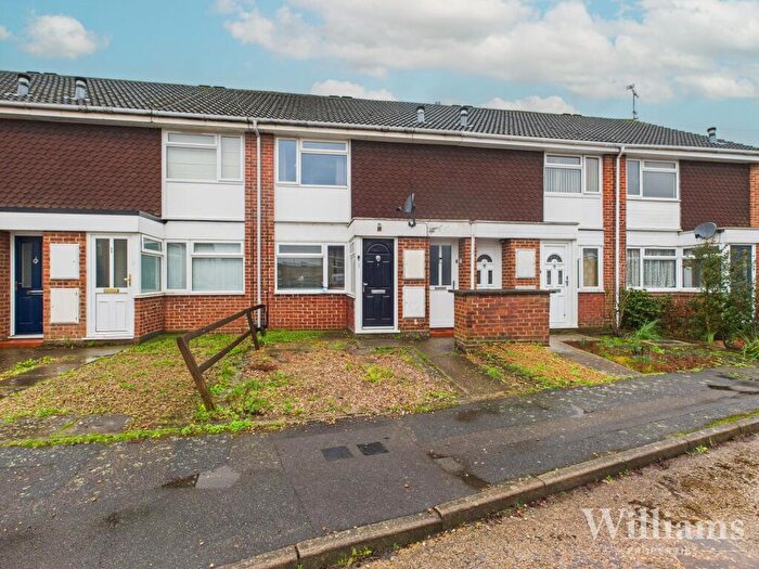 1 Bedroom Flat For Sale In Cubb Field, Aylesbury, HP19