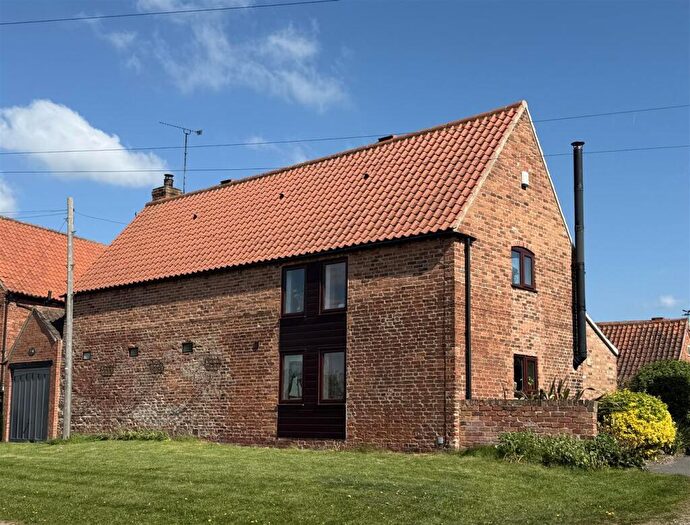 2 Bedroom Barn Conversion For Sale In Manor Farm Rise, Wellow, Newark, NG22