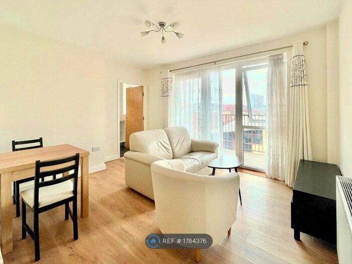 2 Bedroom Flat To Rent In Courier Court, London, NW9