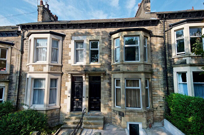 7 Bedroom Town House To Rent In Dallas Road, Lancaster, Lancashire, LA1