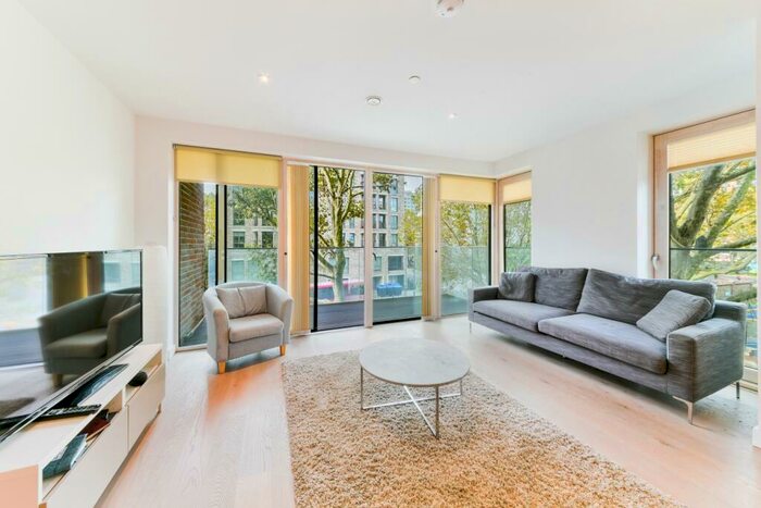 2 Bedroom Apartment To Rent In Rutherford Heights, Elephant & Castle, London, SE17