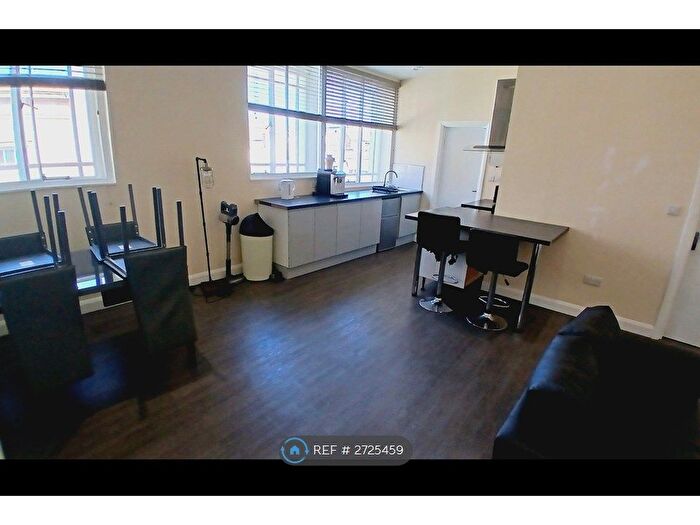 1 Bedroom Flat To Rent In Market Street, Stoke On Trent, ST3