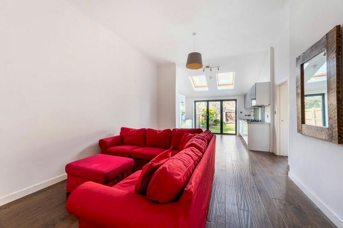 3 Bedroom Maisonette To Rent In Cranhurst Road, Willesden Green, London, NW2