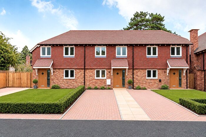 3 Bedroom Terraced House For Sale In Elstead, Godalming, Surrey, GU8
