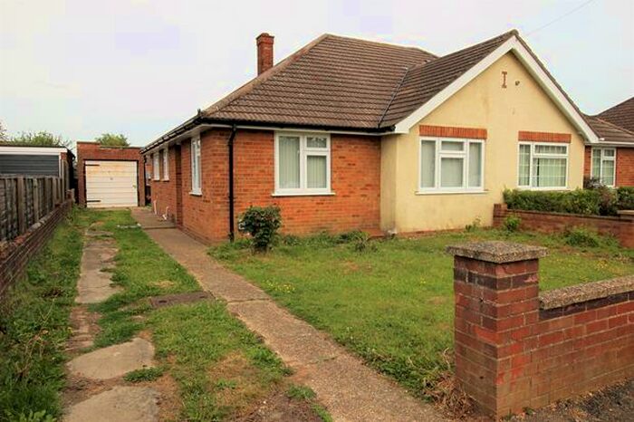 2 Bedroom Semi-Detached Bungalow To Rent In Highview, Bedford, MK40