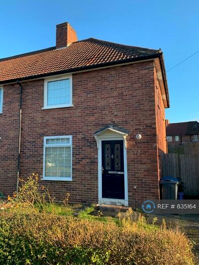 3 Bedroom Semi-Detached House To Rent In Abbotsbury Road, Morden, SM4