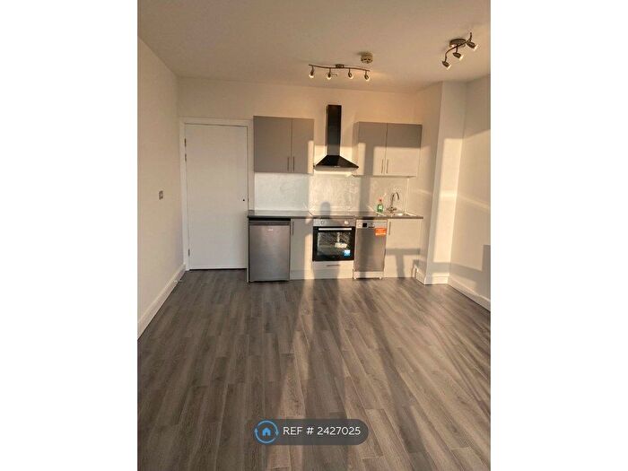 1 Bedroom Flat To Rent In Centrillion Point, Croydon, CR0