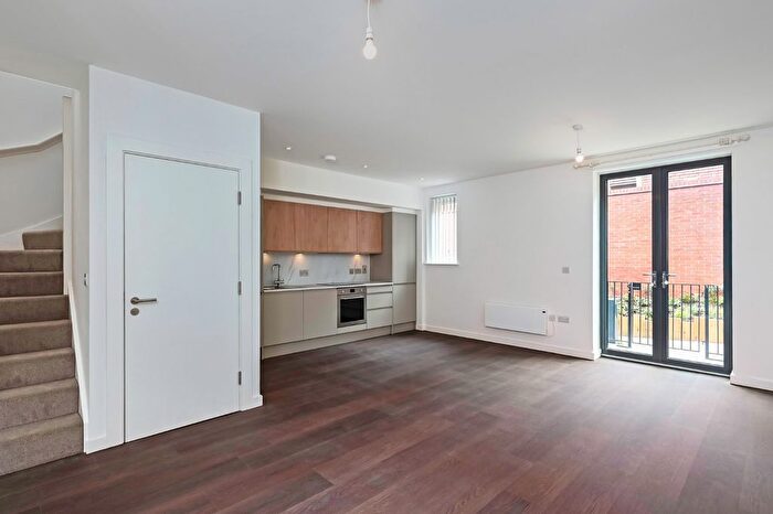 3 Bedroom Terraced House To Rent In Gills Yard, Wakefield, WF1