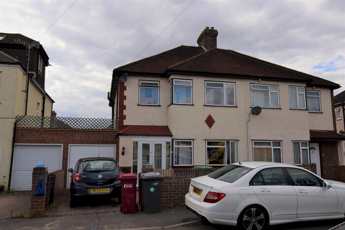 3 Bedroom Property To Rent In Midcroft, Slough, SL2