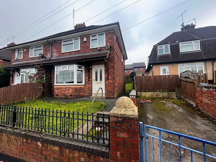 3 Bedroom Semi-Detached House To Rent In South Farm Road, Leeds, LS9