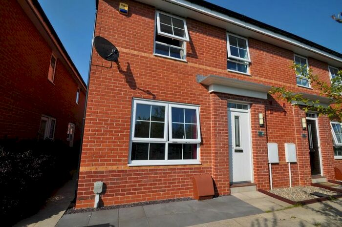 2 Bedroom Semi-Detached House To Rent In Colman Crescent, Hull, HU8