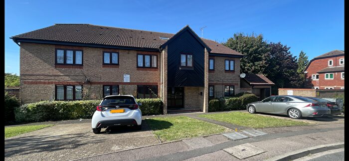 2 Bedroom Flat To Rent In Rodeheath, Luton, LU4