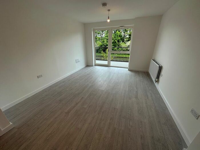 1 Bedroom Flat To Rent In Farine Avenue, Hayes, Heathrow, UB3