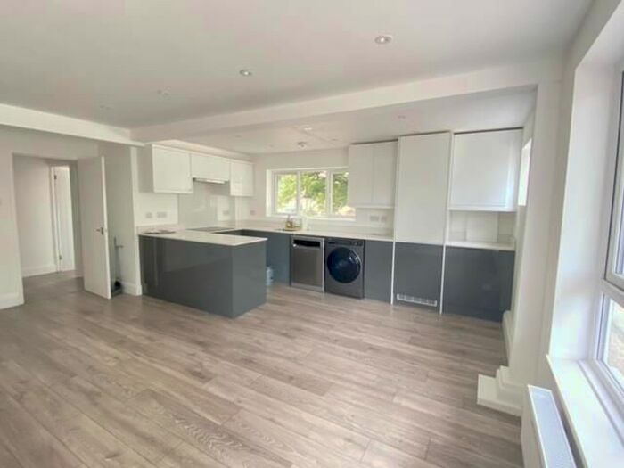 2 Bedroom Flat To Rent In Marlowes, Hemel Hempstead, HP1