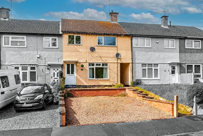 3 Bedroom Terraced House For Sale In Featherstone Drive, Leicester, LE2