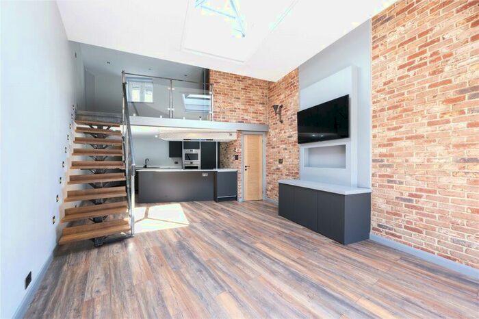 Apartment To Rent In Kingston Road, New Malden, KT3