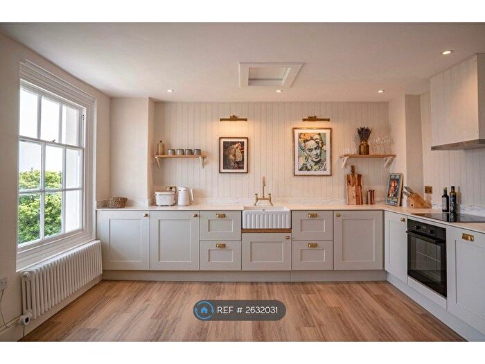 1 Bedroom Flat To Rent In Trinity Square, Margate, CT9