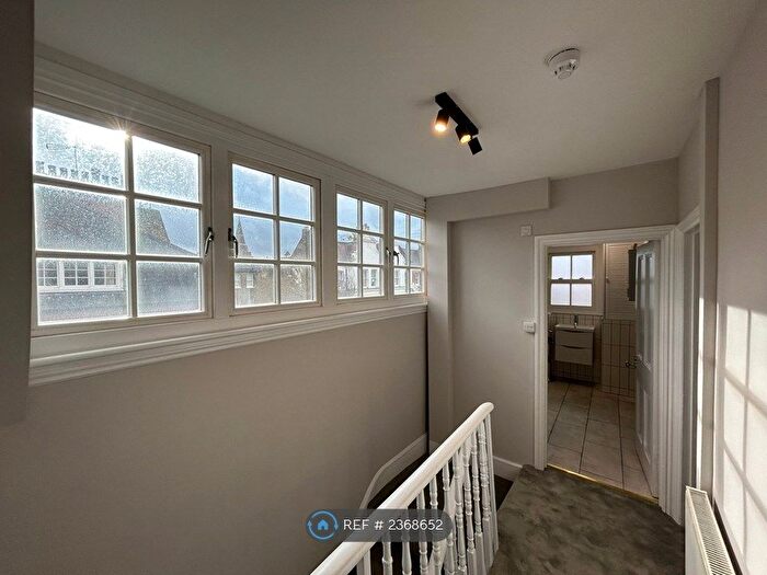 1 Bedroom Flat To Rent In Vereker Road, London, W14