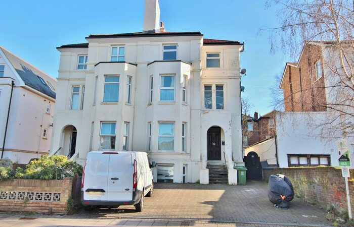 2 Bedroom Flat To Rent In Victoria Road North, Southsea, PO5