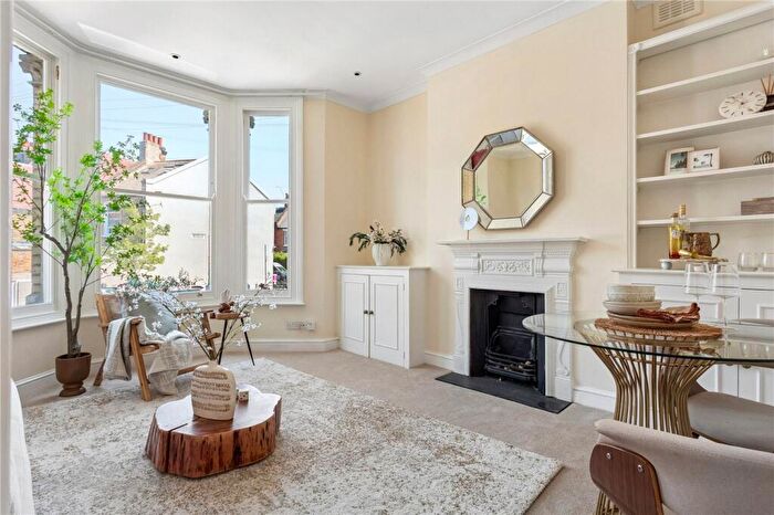 2 Bedroom Apartment For Sale In Rossiter Road, London, SW12