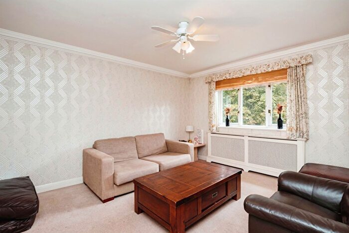 2 Bedroom Flat For Sale In Bayhall Road, Tunbridge Wells, TN2