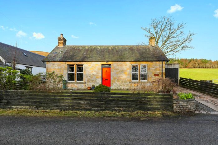 3 Bedroom Cottage For Sale In Entryhead, Nine Mile Burn, Penicuik, EH26