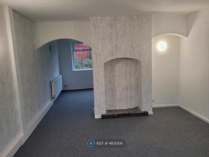 3 Bedroom Terraced House To Rent In Hardman Street, Chadderton, Oldham, OL9