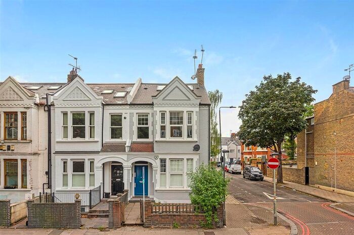 1 Bedroom Flat To Rent In Cavendish Road, London, SW12