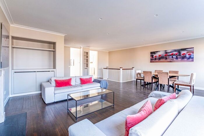 3 Bedroom Flat To Rent In Warwick Square, London, SW1V