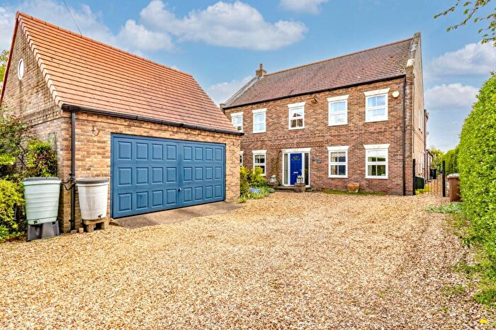 4 Bedroom Detached House For Sale In Barton Road, Wisbech, Cambridgeshire, PE13